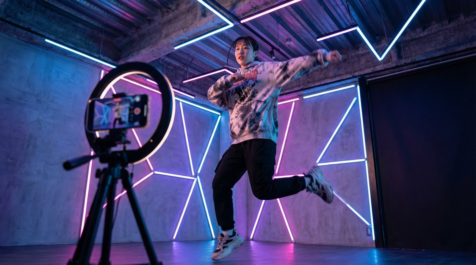 小蓝视频短视频-潮流舞蹈挑战